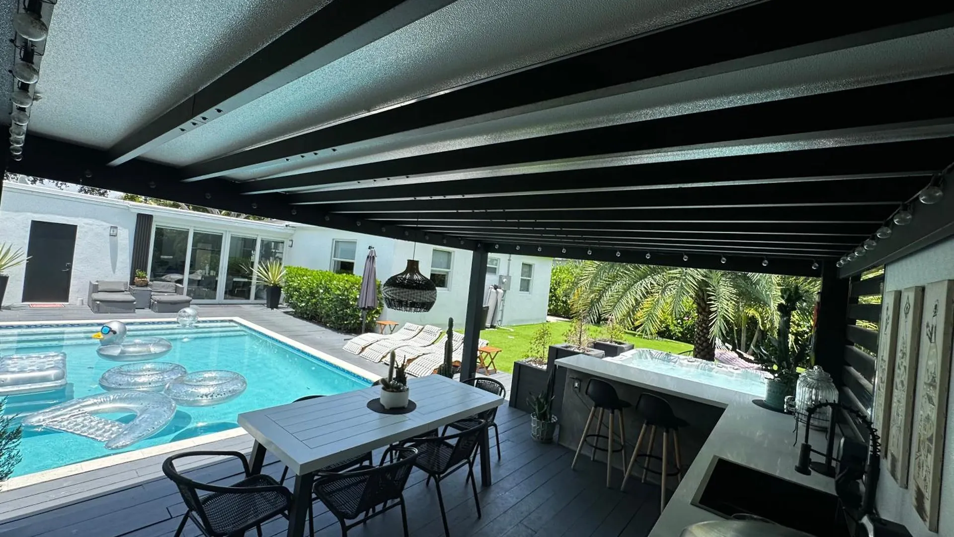 Pura Vida Villa Miami