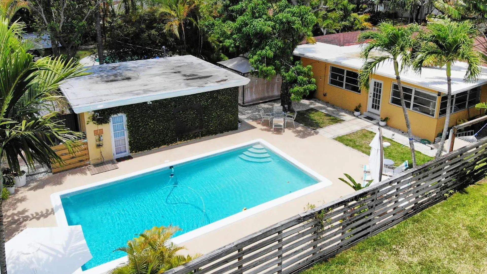 Private Pool Oasis *