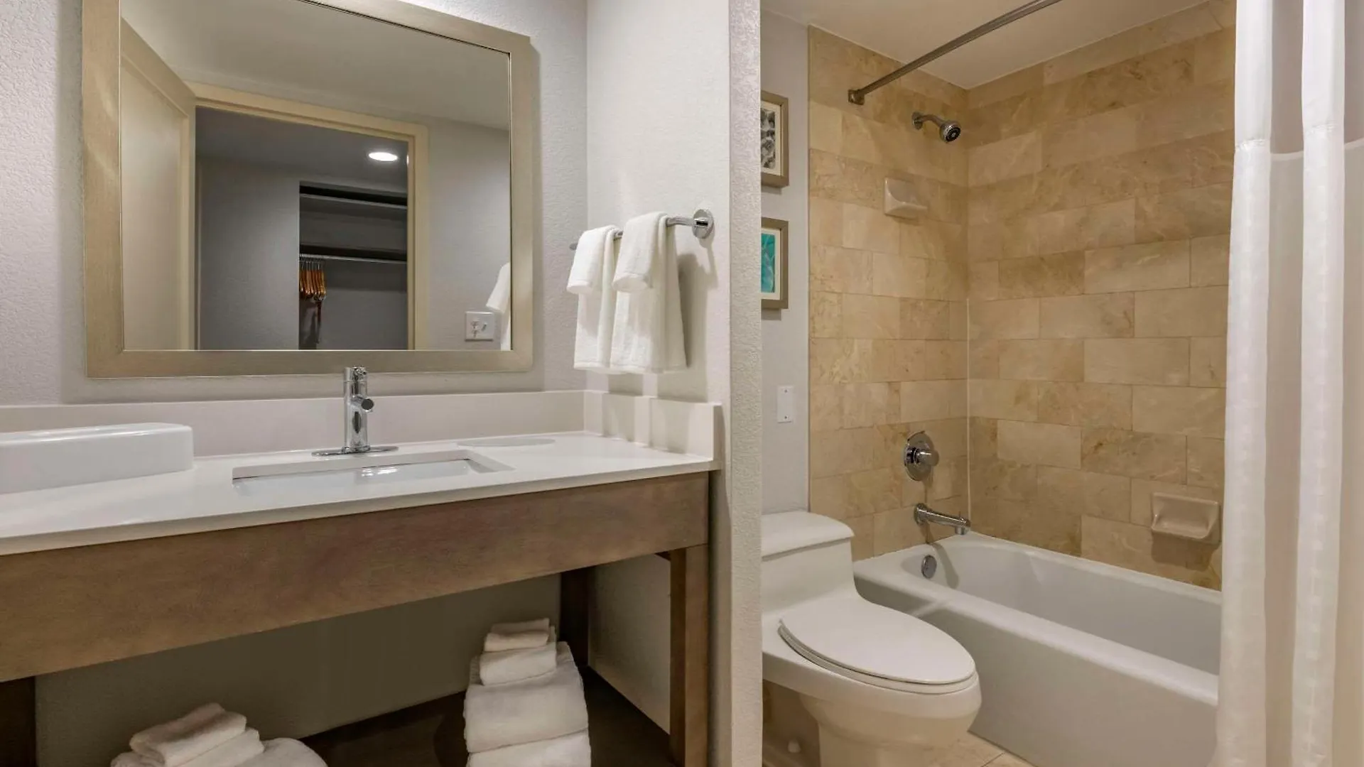 Comfort & Downtown Brickell-port Of 4*