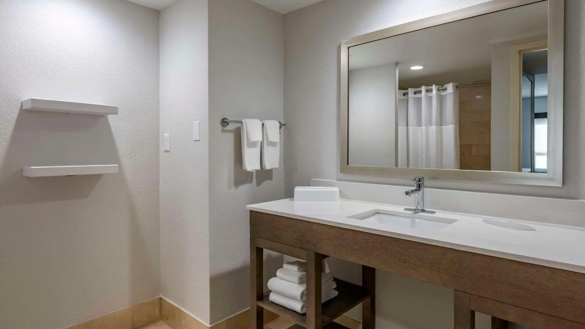 Hotel Comfort & Downtown Brickell-port Of