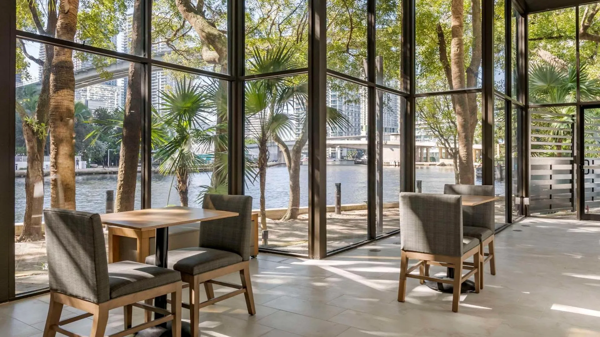 Comfort & Downtown Brickell-port Of Miami