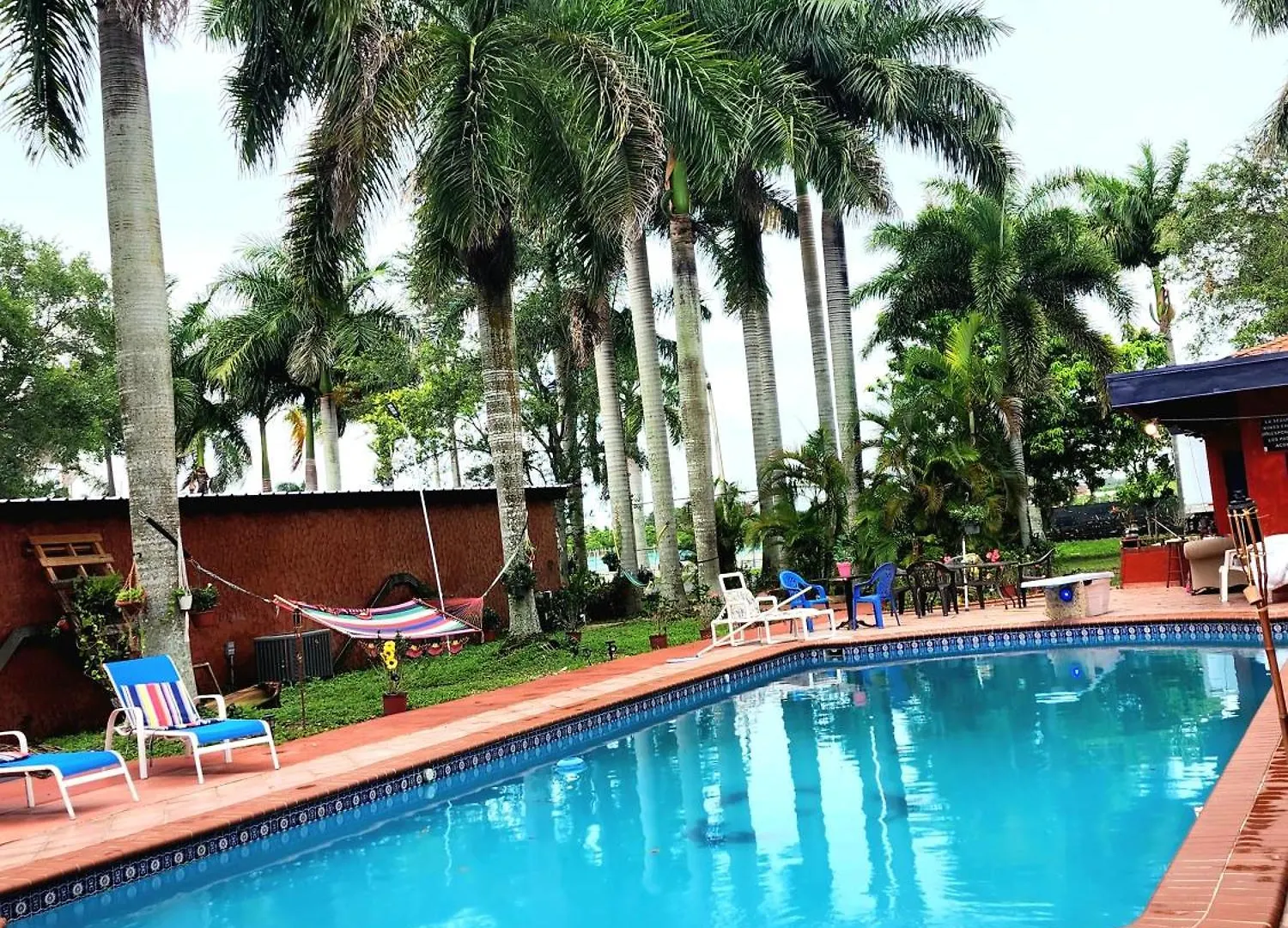 Villa Angels Village & Mini-zoo Miami