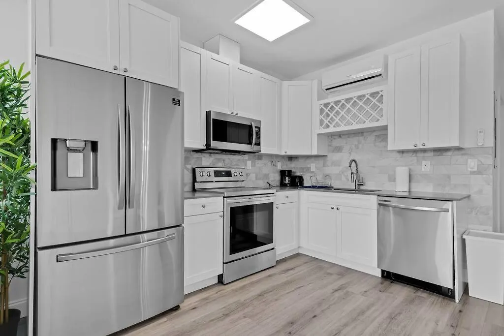 Wonderful 5 Min Walking To Design District 8 Apartment *