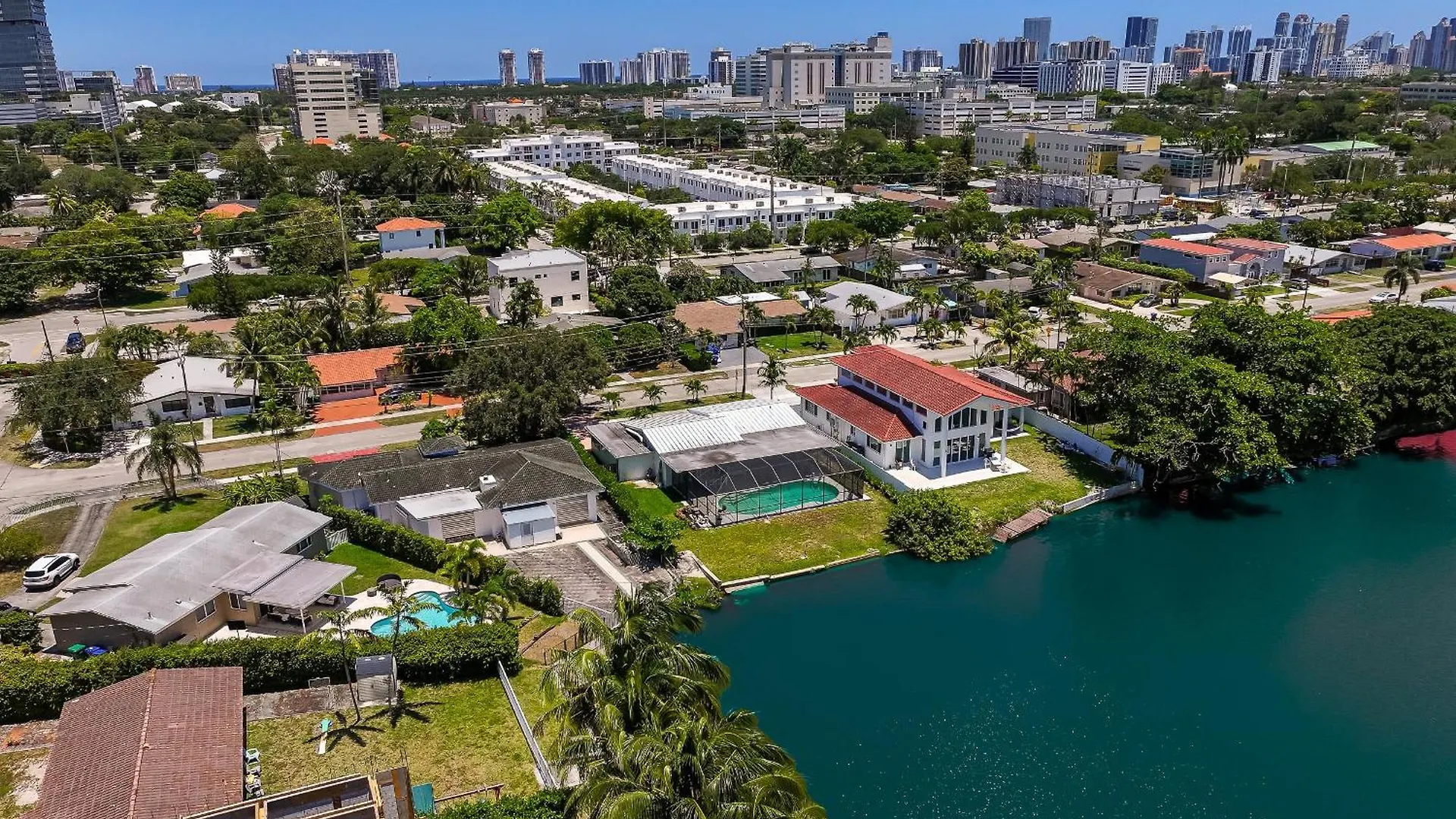 Waterfront Pool & Amazing Location - Wow Miami