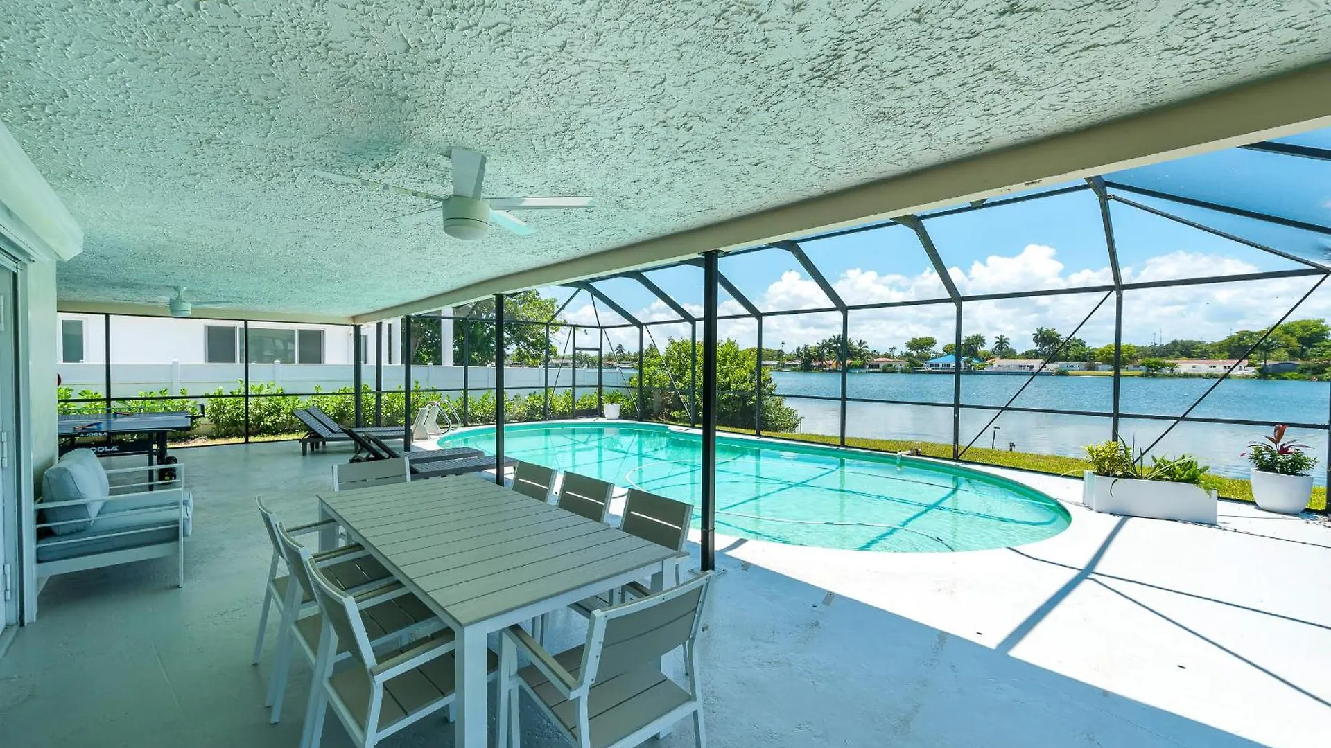 Holiday home Waterfront Pool & Amazing Location - Wow