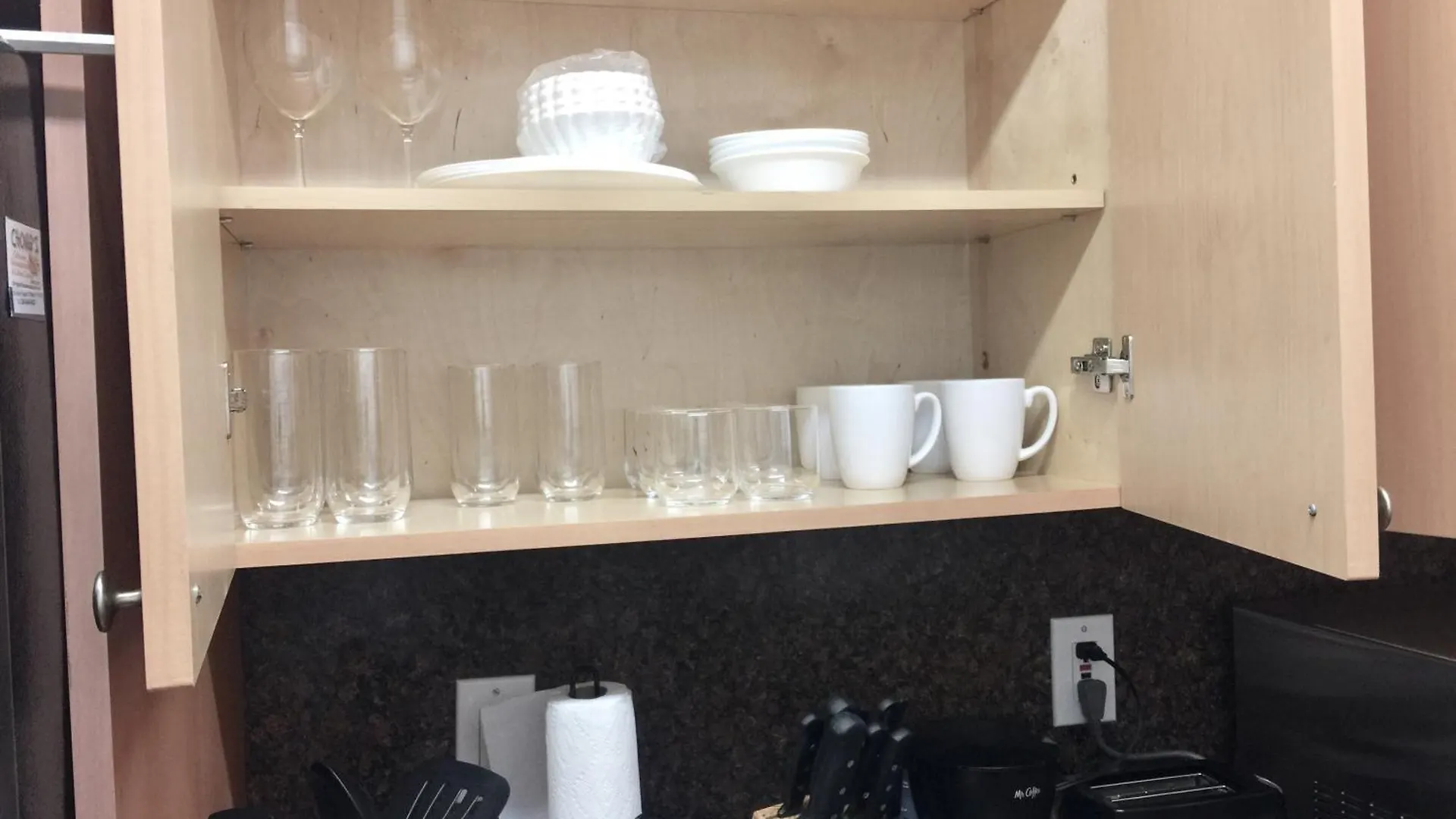 Apartment 1br Apt W Free Parking And Wifi *