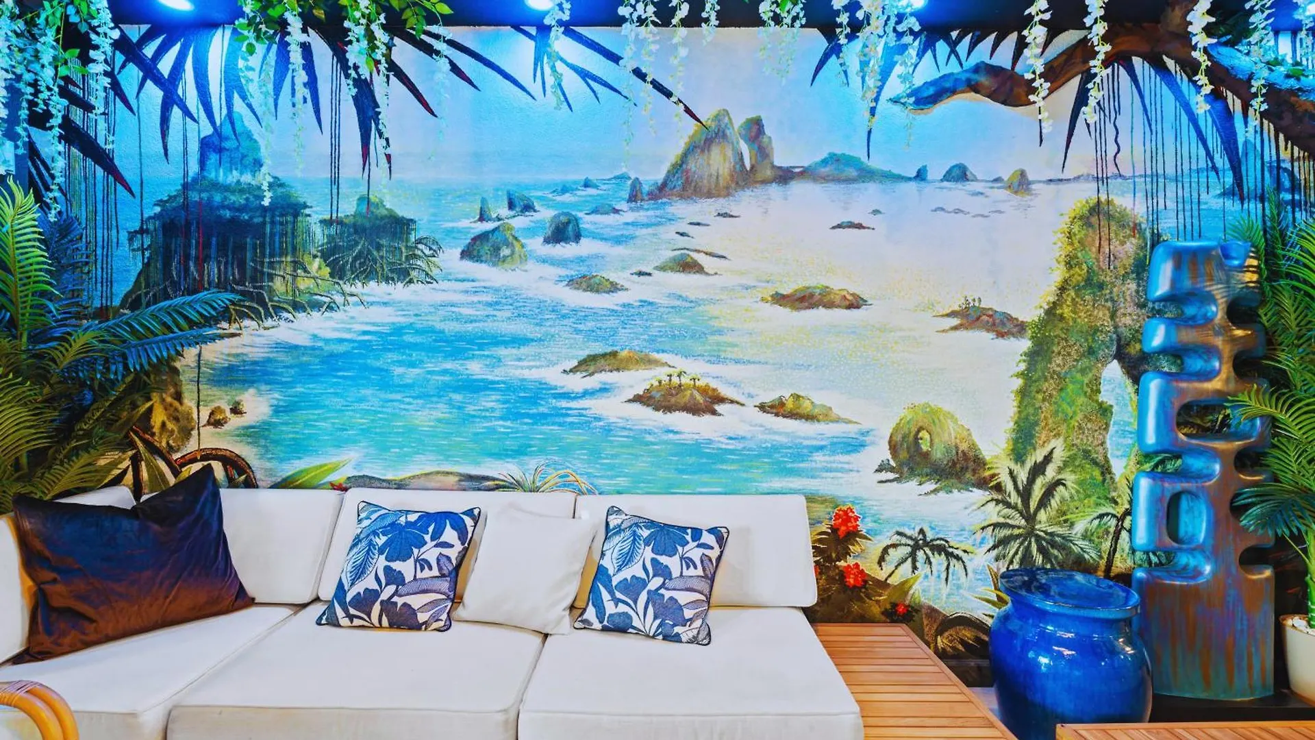 Avatar Luxe 5br W Cinema, Pool, Game & Bbq Villa