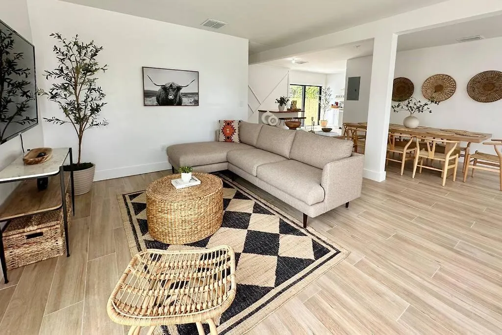 Holiday home Pool Sleeps 8 Mins To Calle 8 Sobe Brickell
