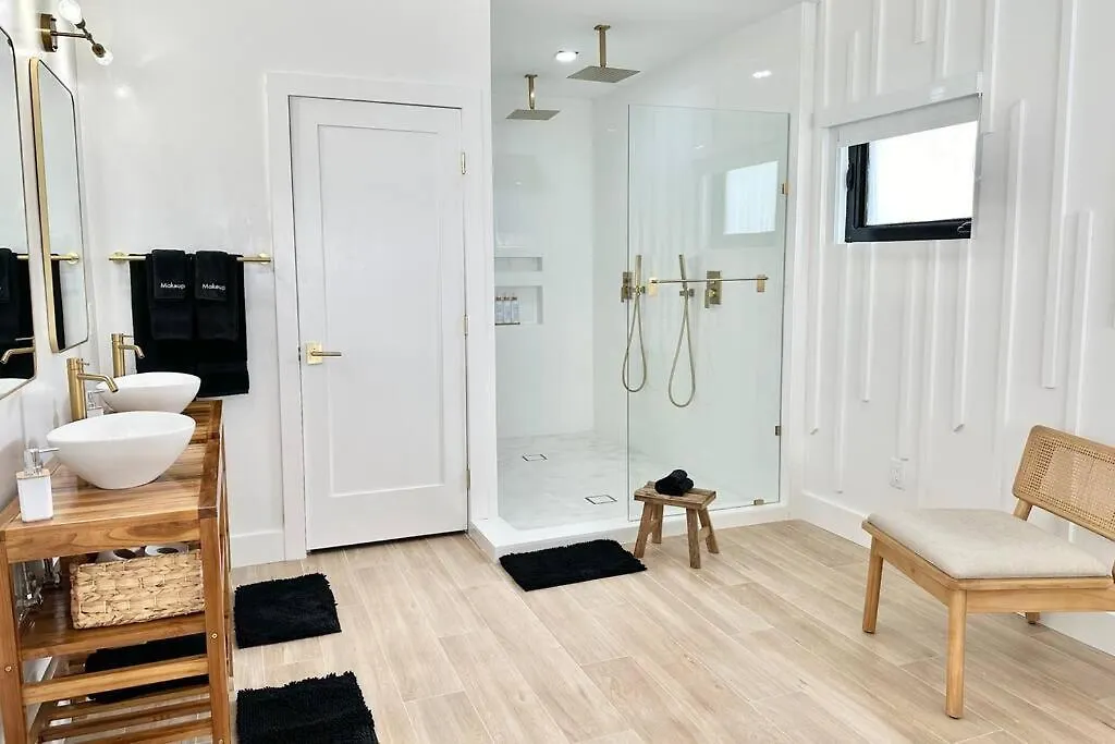 Pool Sleeps 8 Mins To Calle 8 Sobe Brickell Miami