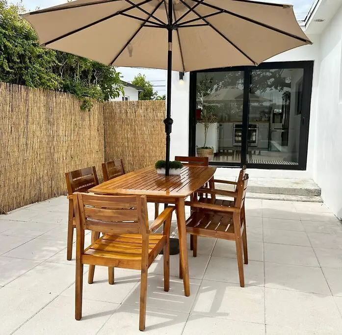 Holiday home Pool Sleeps 8 Mins To Calle 8 Sobe Brickell