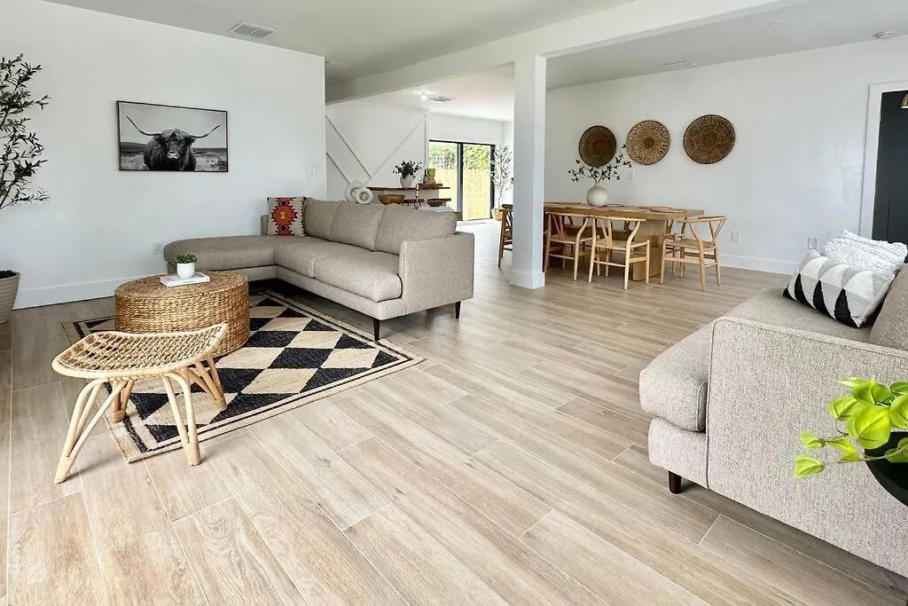 Holiday home Pool Sleeps 8 Mins To Calle 8 Sobe Brickell *