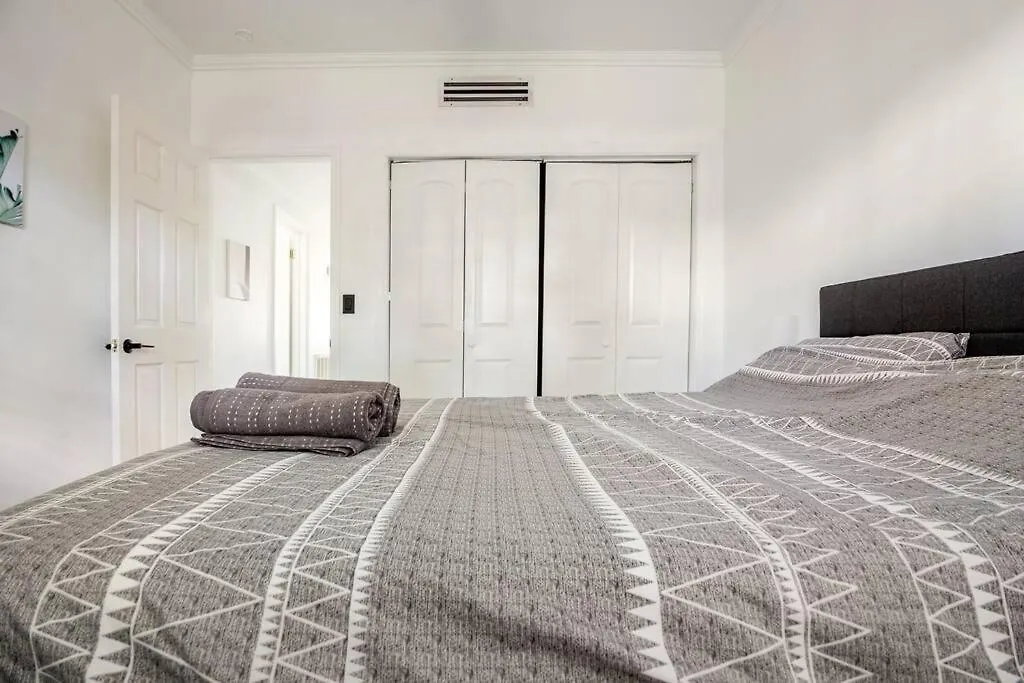 Holiday home Stylish 3-bed, 2-bath Near Downtown *
