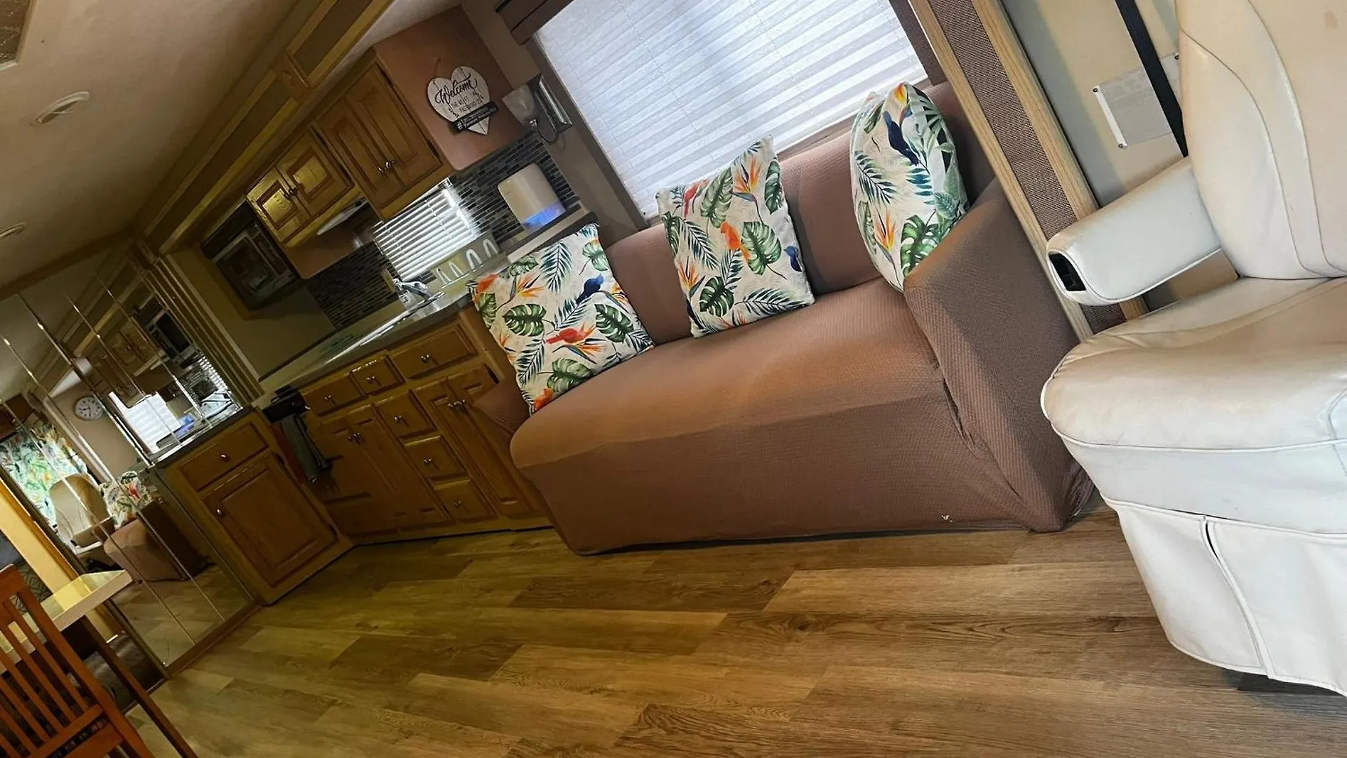 Campsite Remodeled And Comfortable Rv - Free Parking Miami