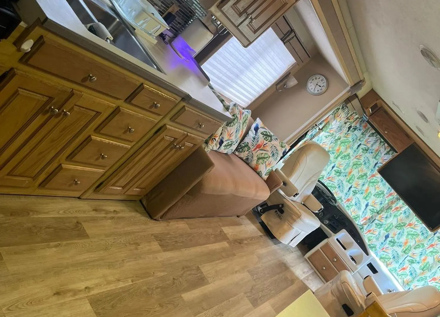Campsite Remodeled And Comfortable Rv - Free Parking *