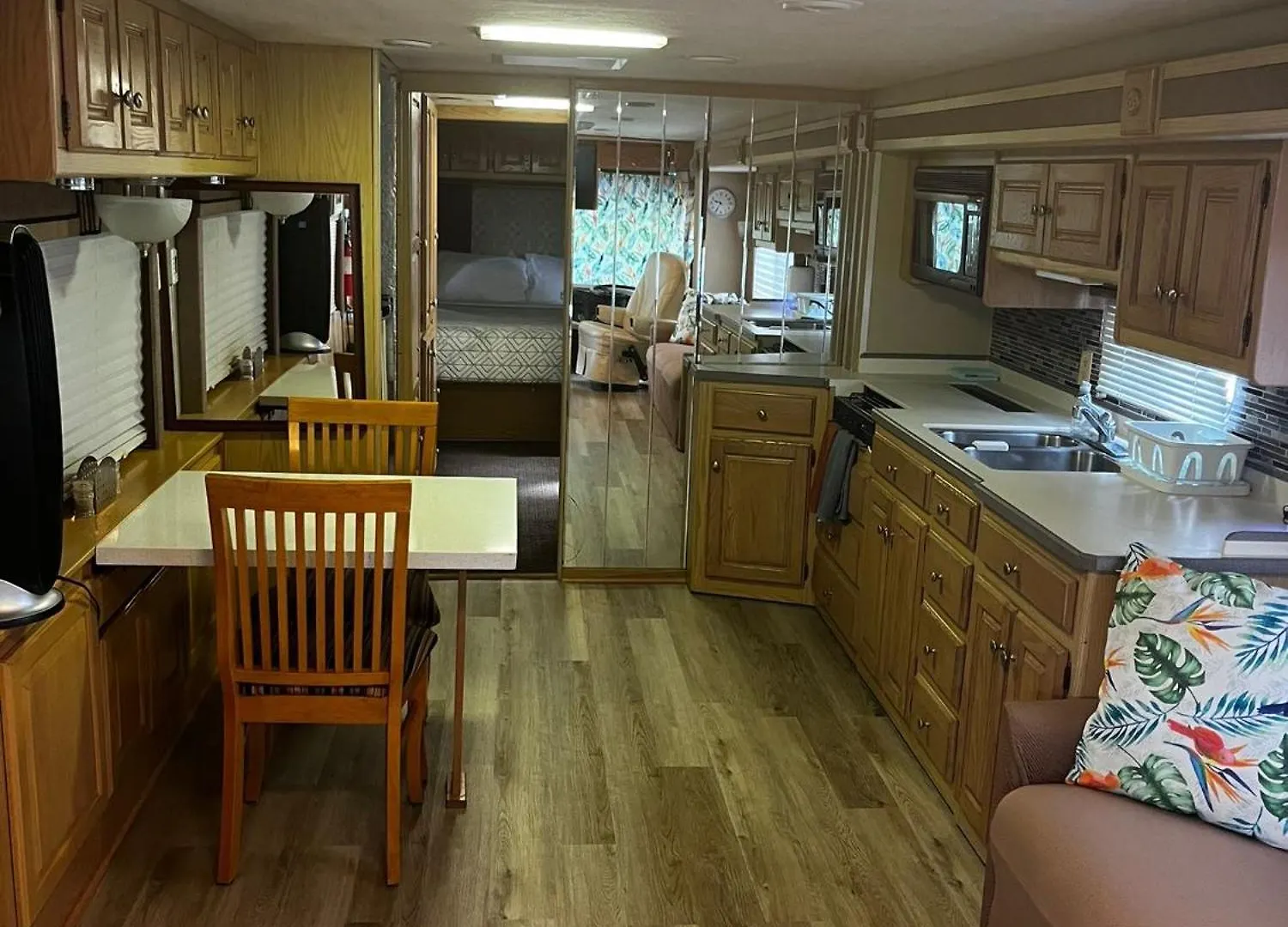 Campsite Remodeled And Comfortable Rv - Free Parking Miami