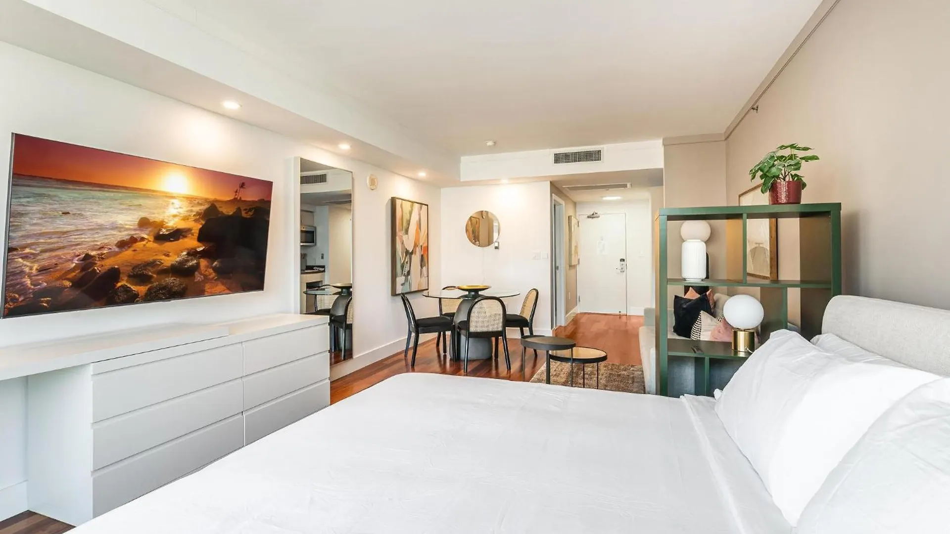 Renovated Coconut Grove Includes Parking Apartment