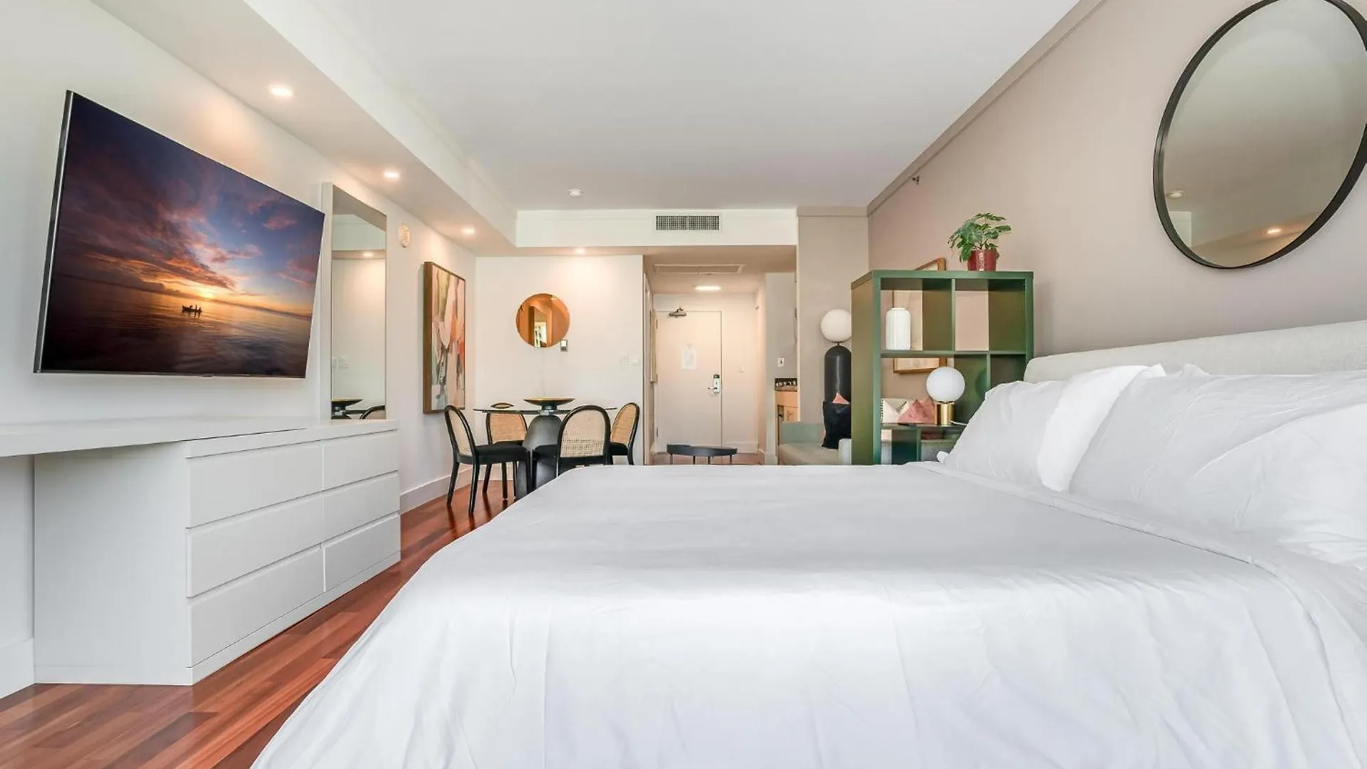 Apartment Renovated Coconut Grove Includes Parking *