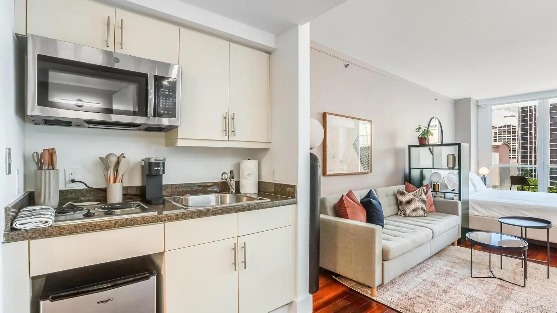 Apartment Renovated Coconut Grove Includes Parking Miami