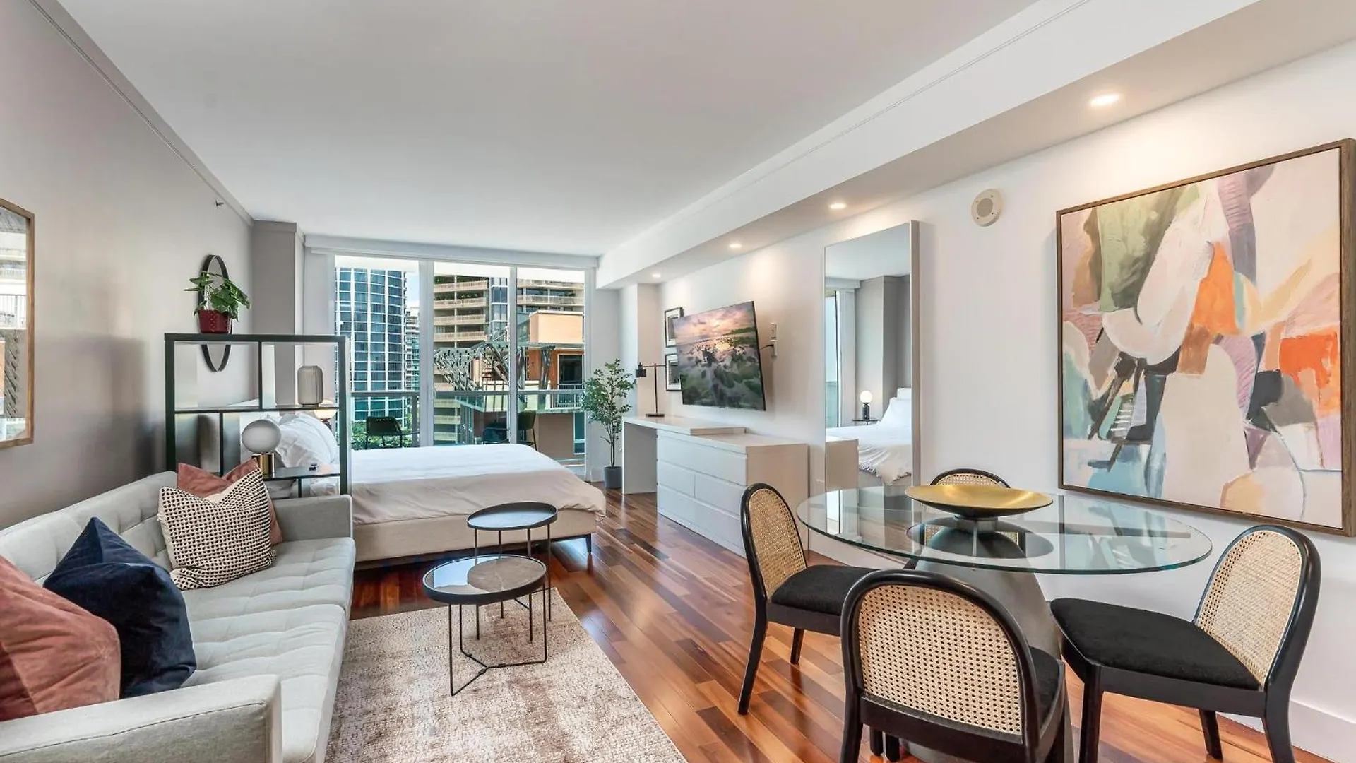 Renovated Coconut Grove Includes Parking Apartment Miami
