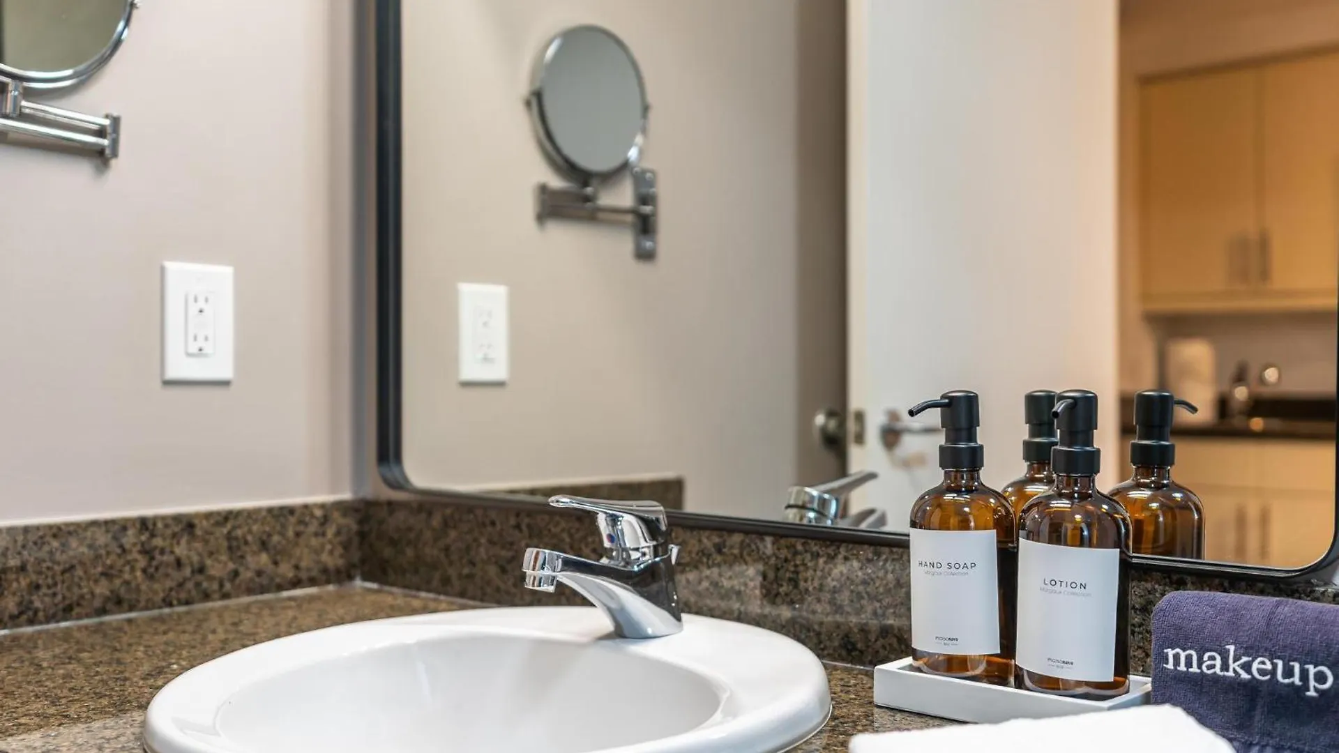Renovated Coconut Grove Includes Parking Apartment *