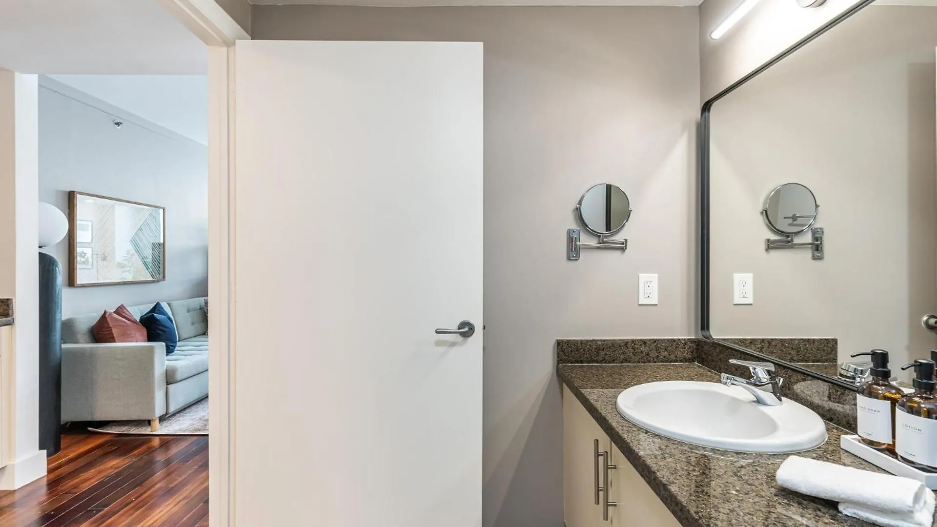 Renovated Coconut Grove Includes Parking * Miami