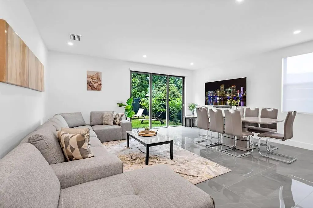 Paraiso House 10 Ppl 3 Mins Walk Douglas Park Holiday home Miami