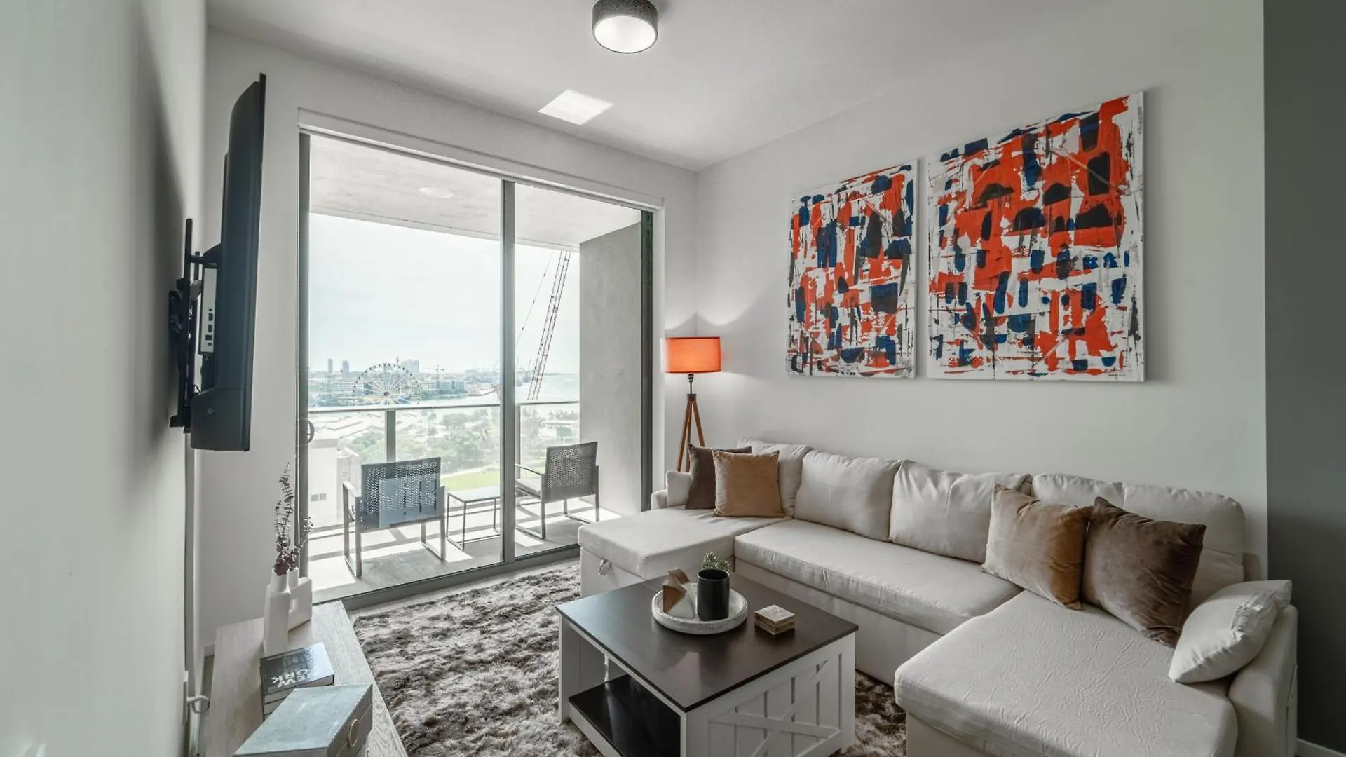 New Dawn Apartment *