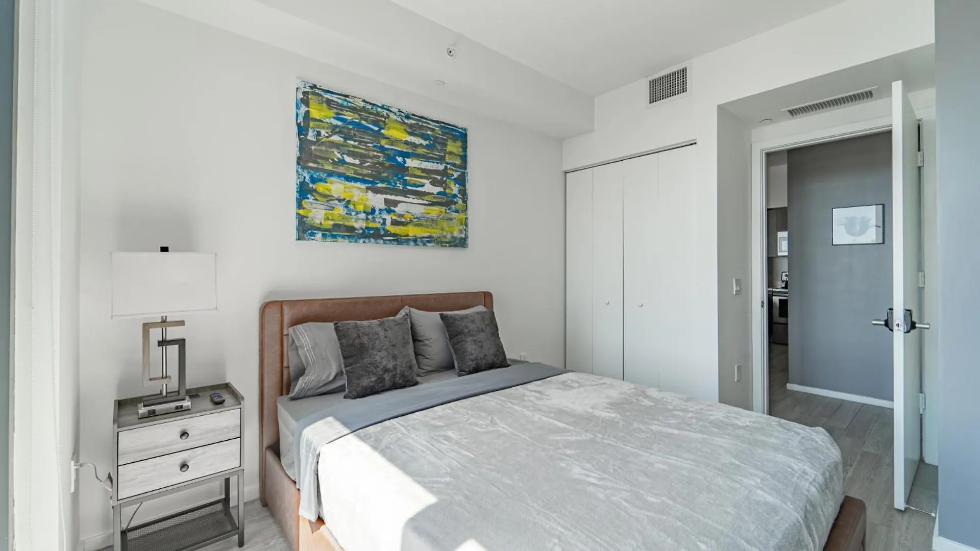 New Dawn Apartment *