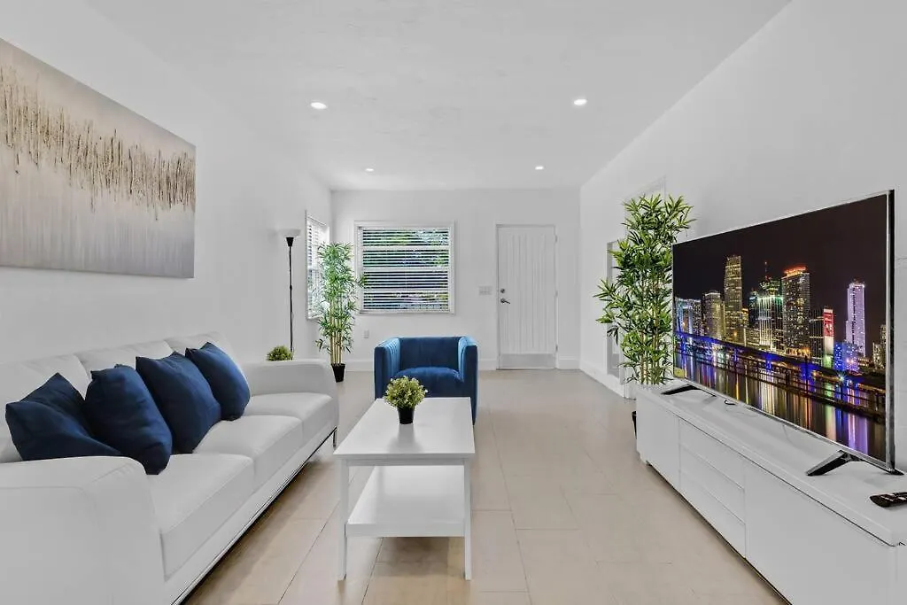 Brickell Marvellous Stunning House 12 People 別荘 *