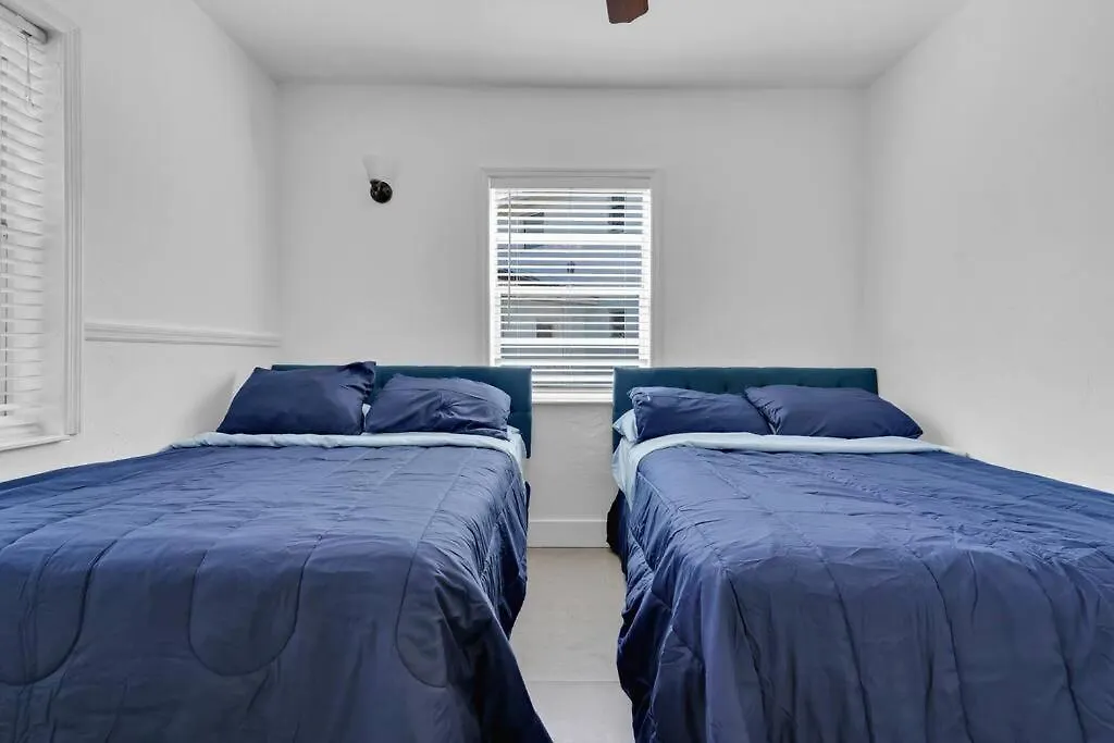 Brickell Marvellous Stunning House 12 People