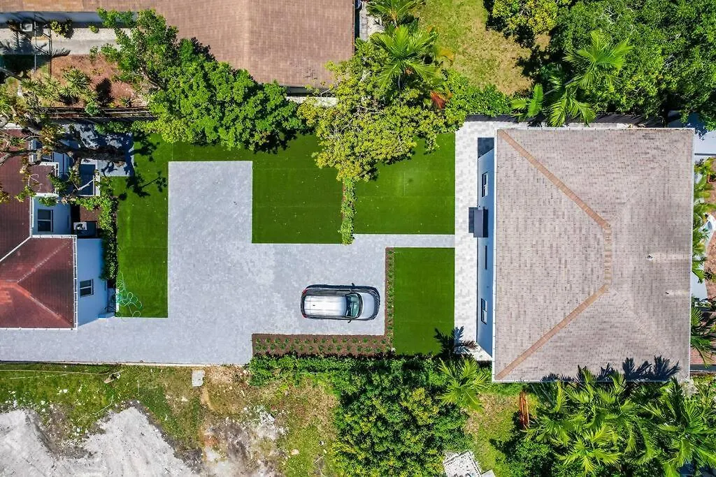 Brickell Marvellous Stunning House 12 People 別荘