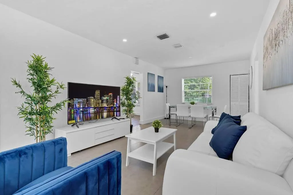 Brickell Marvellous Stunning House 12 People 別荘 *