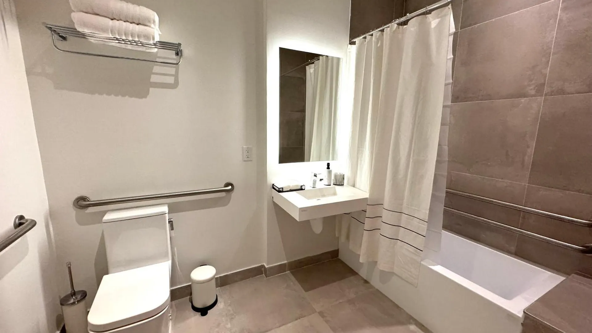 Smart Brickell Deluxe *