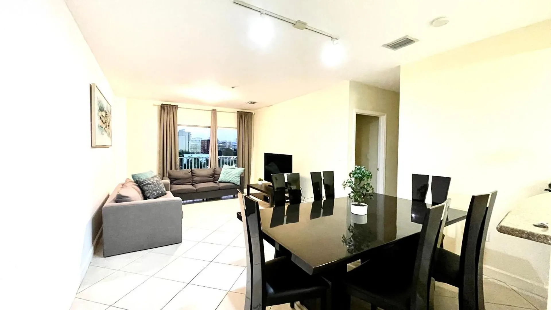 Private Bedroom In - Coral Gables 601 Homestay Miami