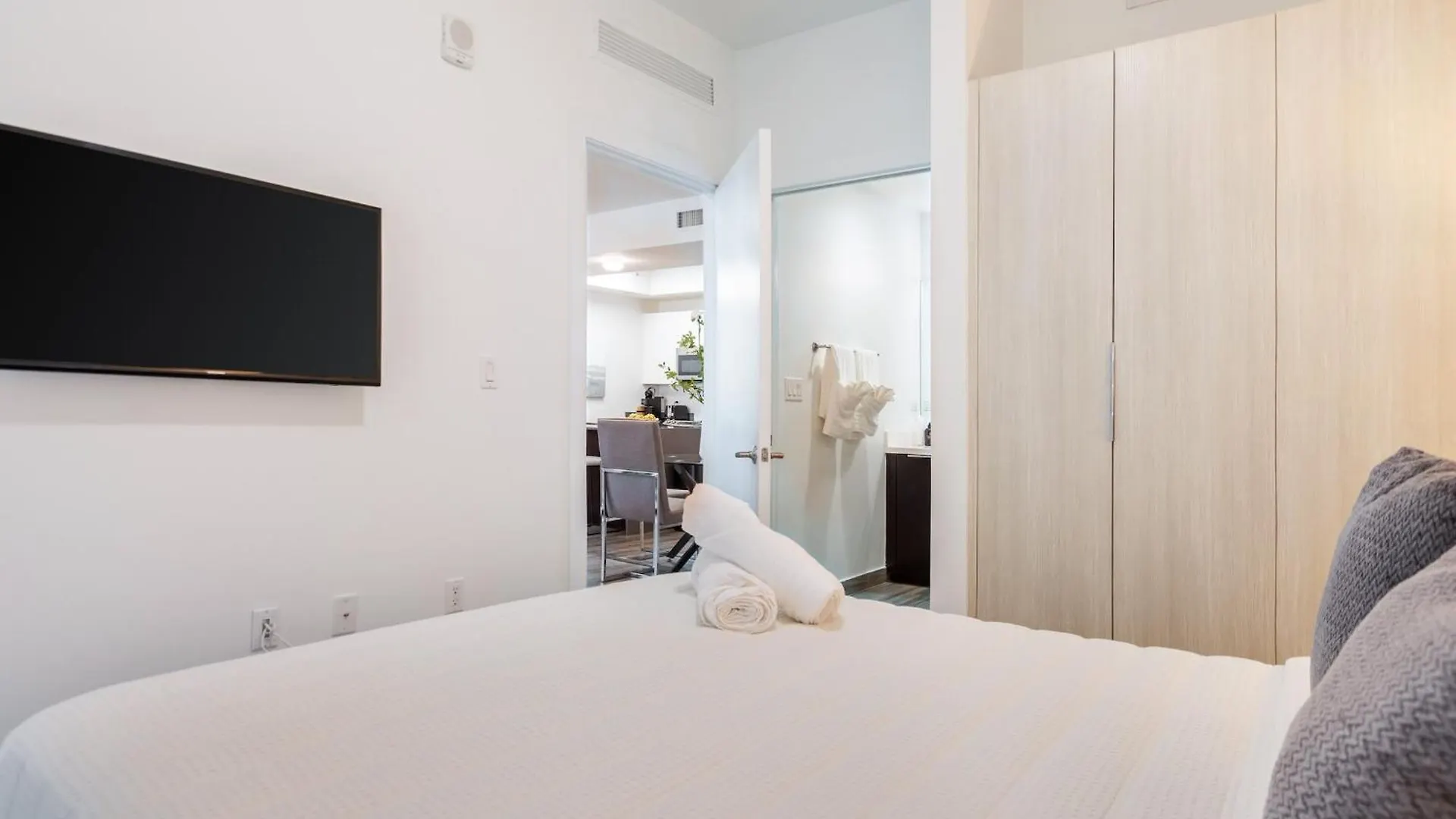 Stylish 2br With Private Balcony * Miami