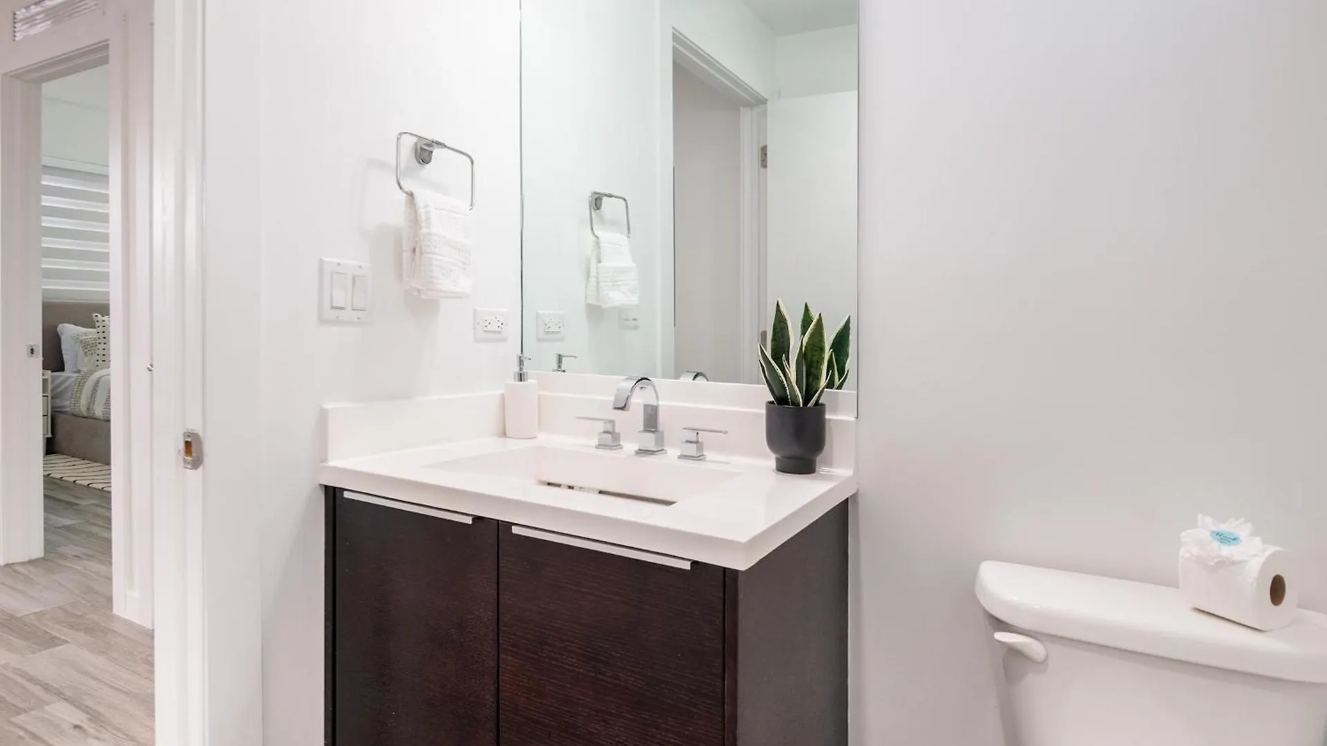Apartment Stylish 2br With Private Balcony Miami