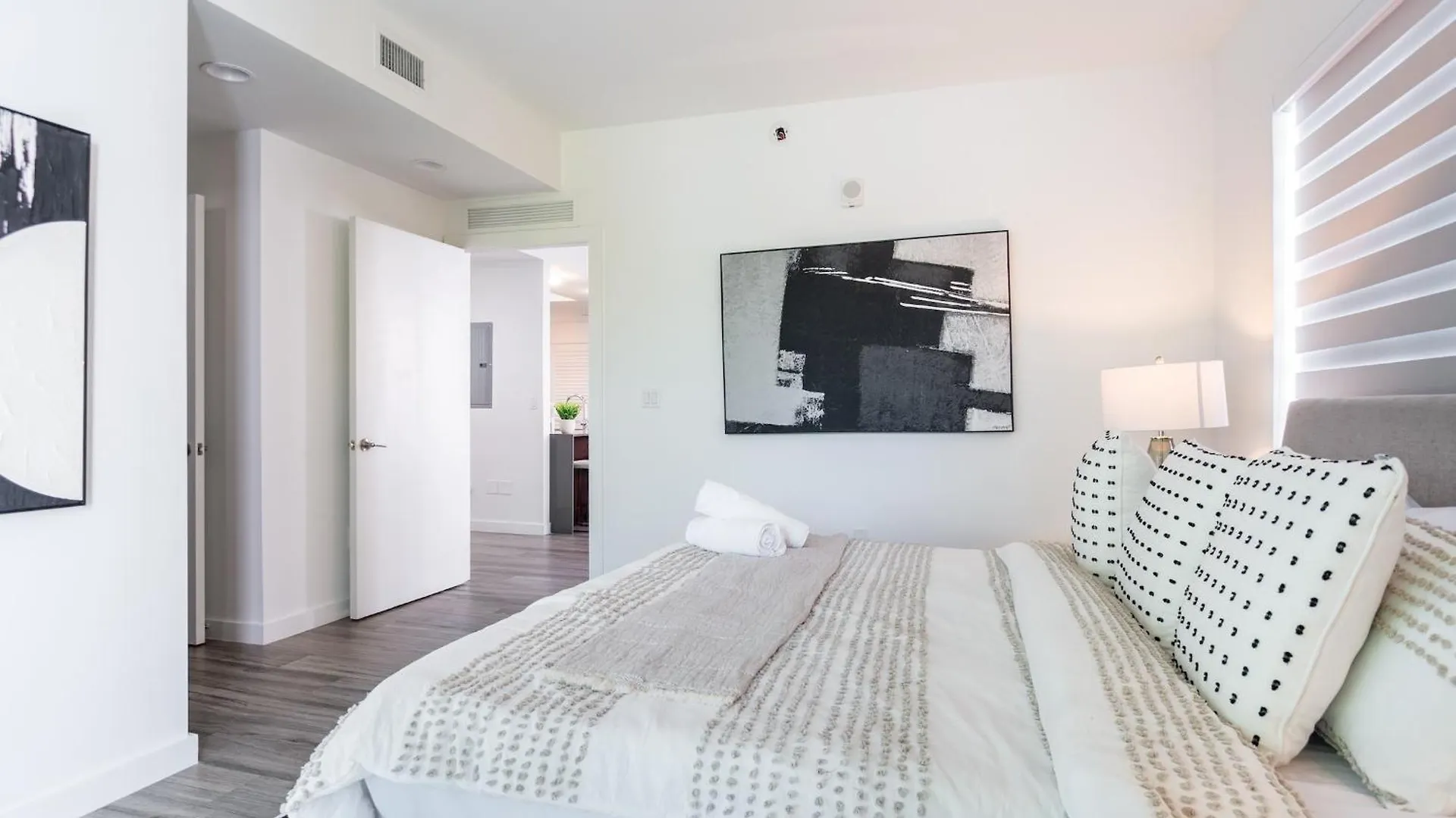Stylish 2br With Private Balcony * Miami