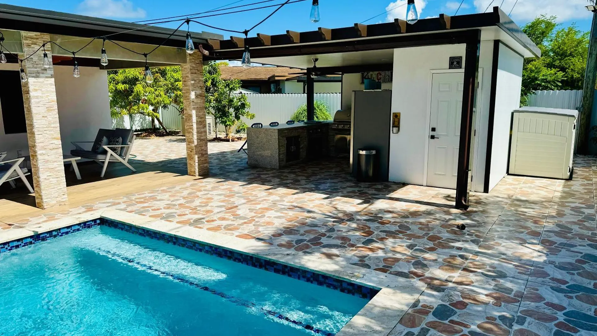 Heated Pool Hot Tub Holiday home