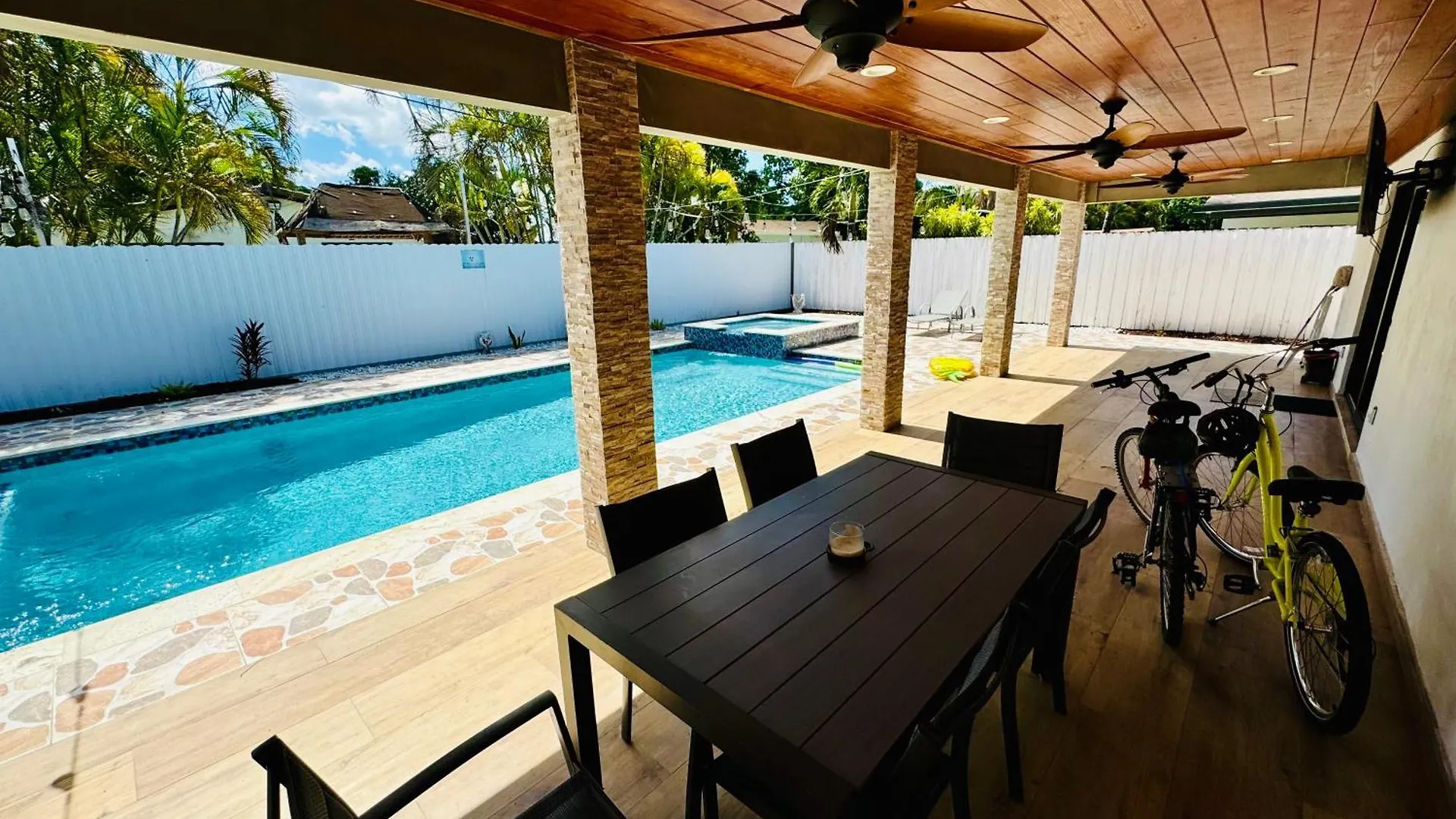 Holiday home Heated Pool Hot Tub