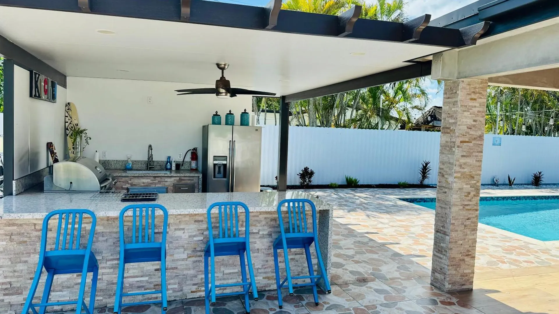 Heated Pool Hot Tub Holiday home *