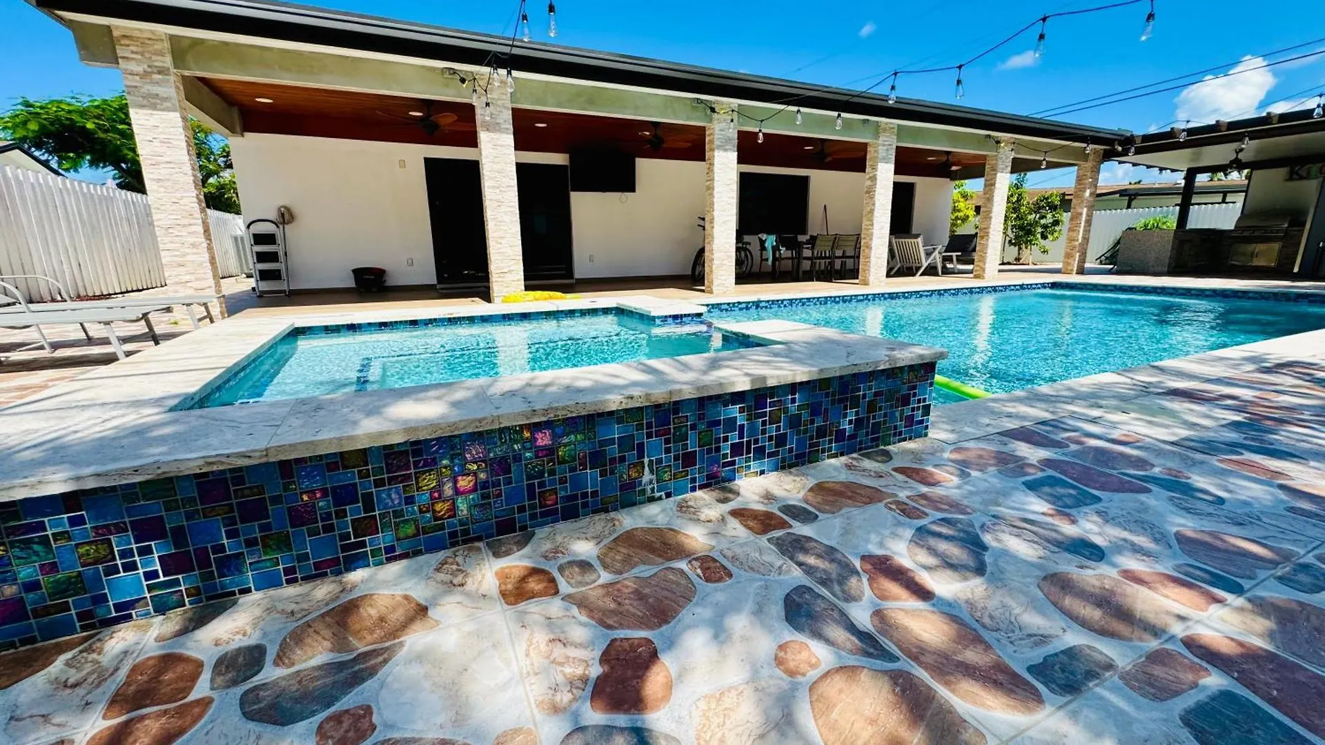 Holiday home Heated Pool Hot Tub *