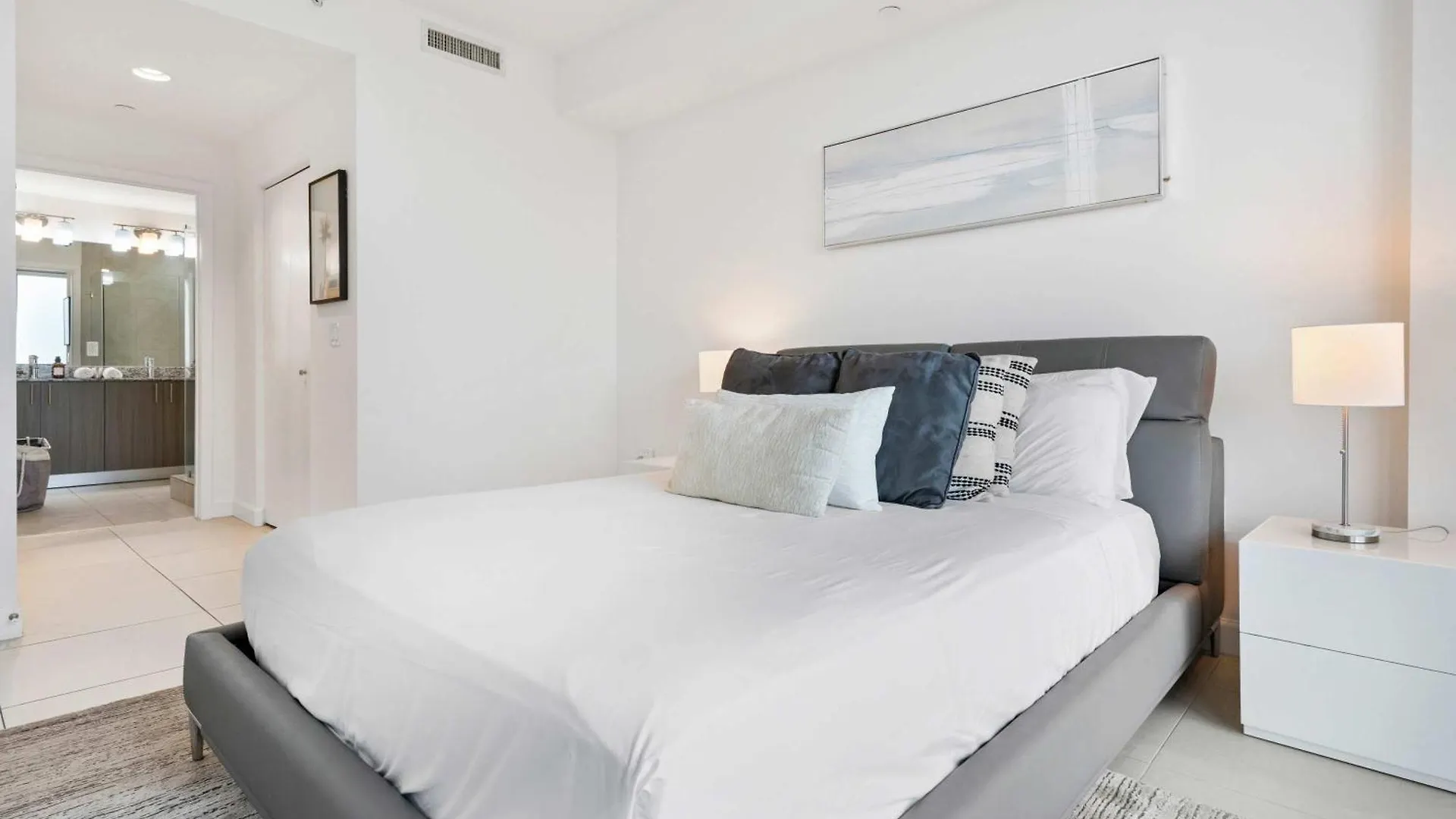 La Central- Cityplace Doral And Across From A Park Holiday home Miami