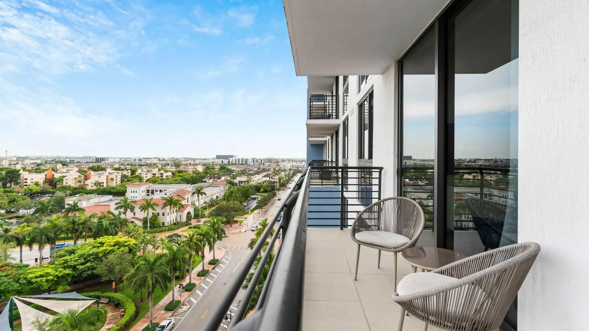 La Central- Cityplace Doral And Across From A Park Holiday home *
