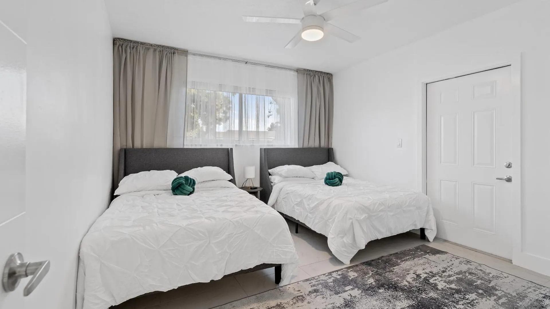 Villa - Your Exclusive Luxury Escape With Private Pool And Mini Golf Miami