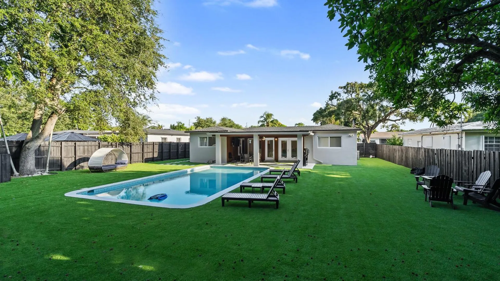 - Your Exclusive Luxury Escape With Private Pool And Mini Golf