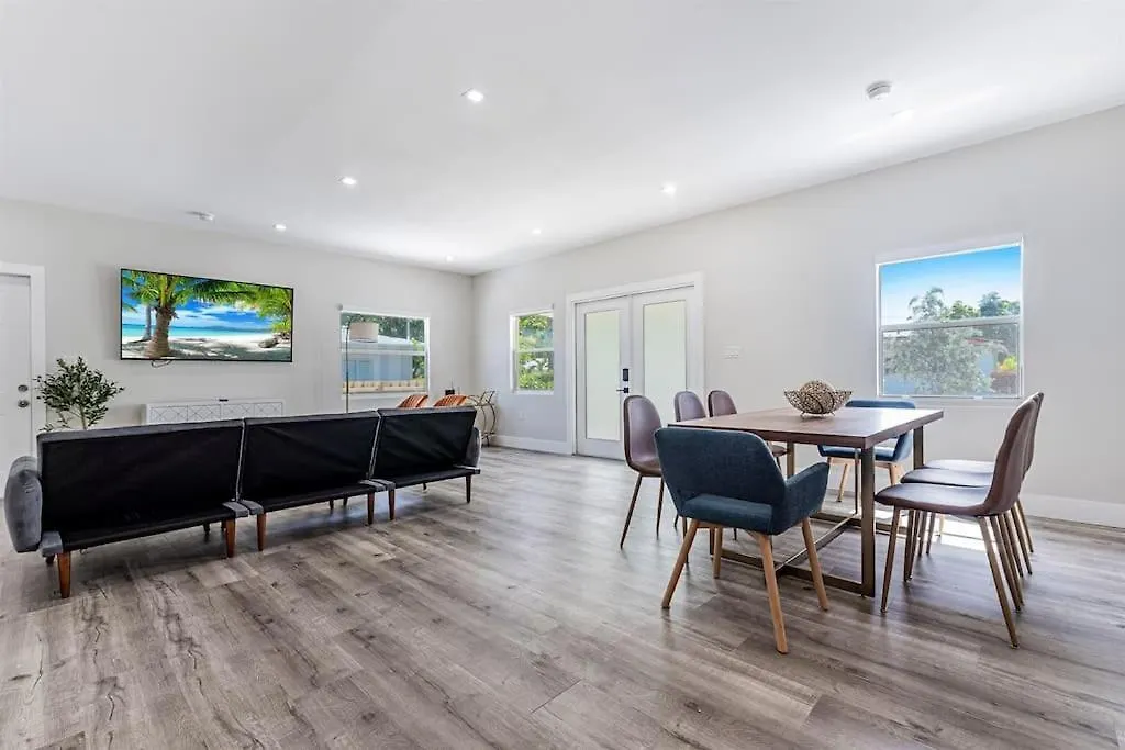 Holiday home Modern Unit 1 - Close To South & Airport