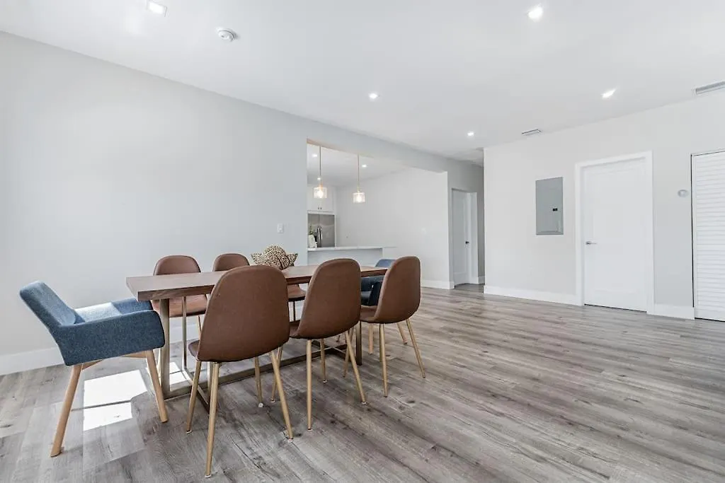 Holiday home Modern Unit 1 - Close To South & Airport *