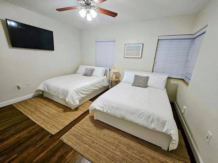 Brickell Enclave Sunny Retreat With Pool Willa
