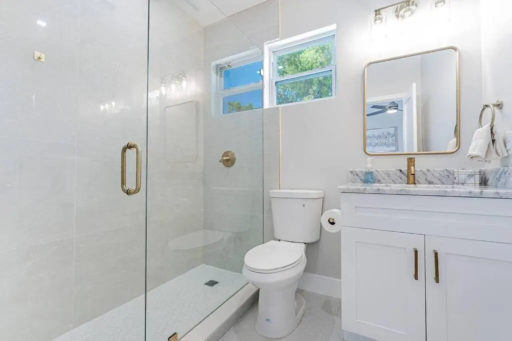 Modern Oasis Retreat - Close To Airport Miami