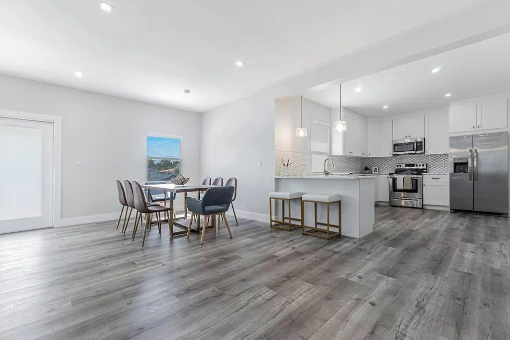 Holiday home Modern Oasis Retreat - Close To Airport
